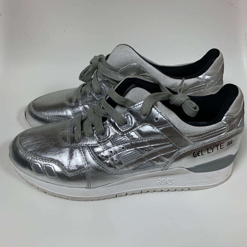 ASICS GEL LYTE III SILVER SIZE 10 silver foil